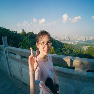 鞠君彩